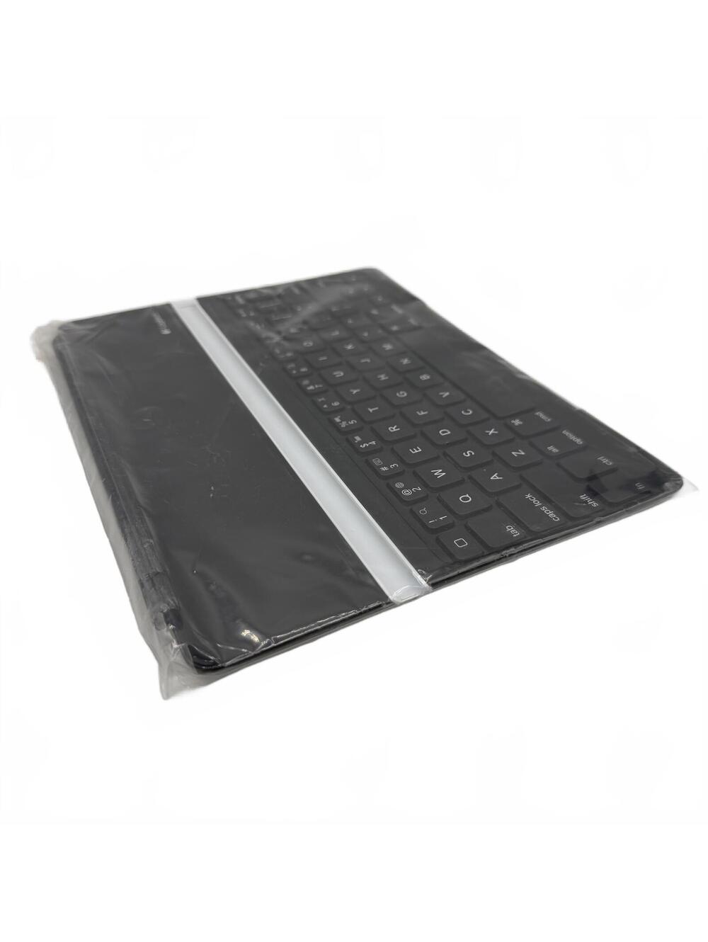 Logitech Ultrathin Keyboard Cover for iPad 2nd, 3rd and 4th Generation - Picture 4 of 6